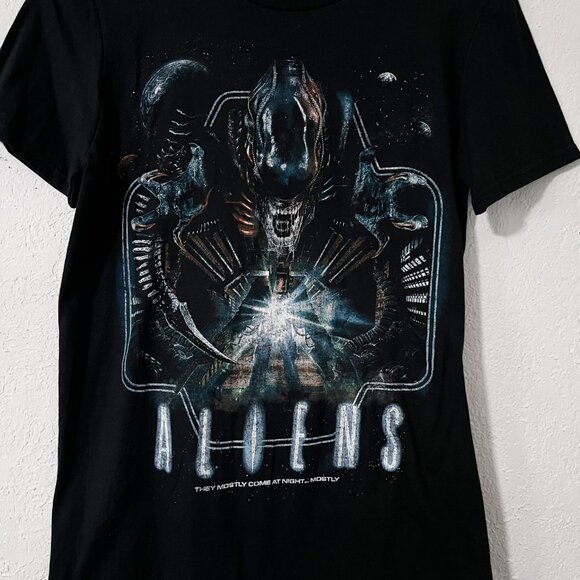 Fright Rags Aliens They Mostly Come At Night...Mostly Shirt Size Small - Picture 2 of 6